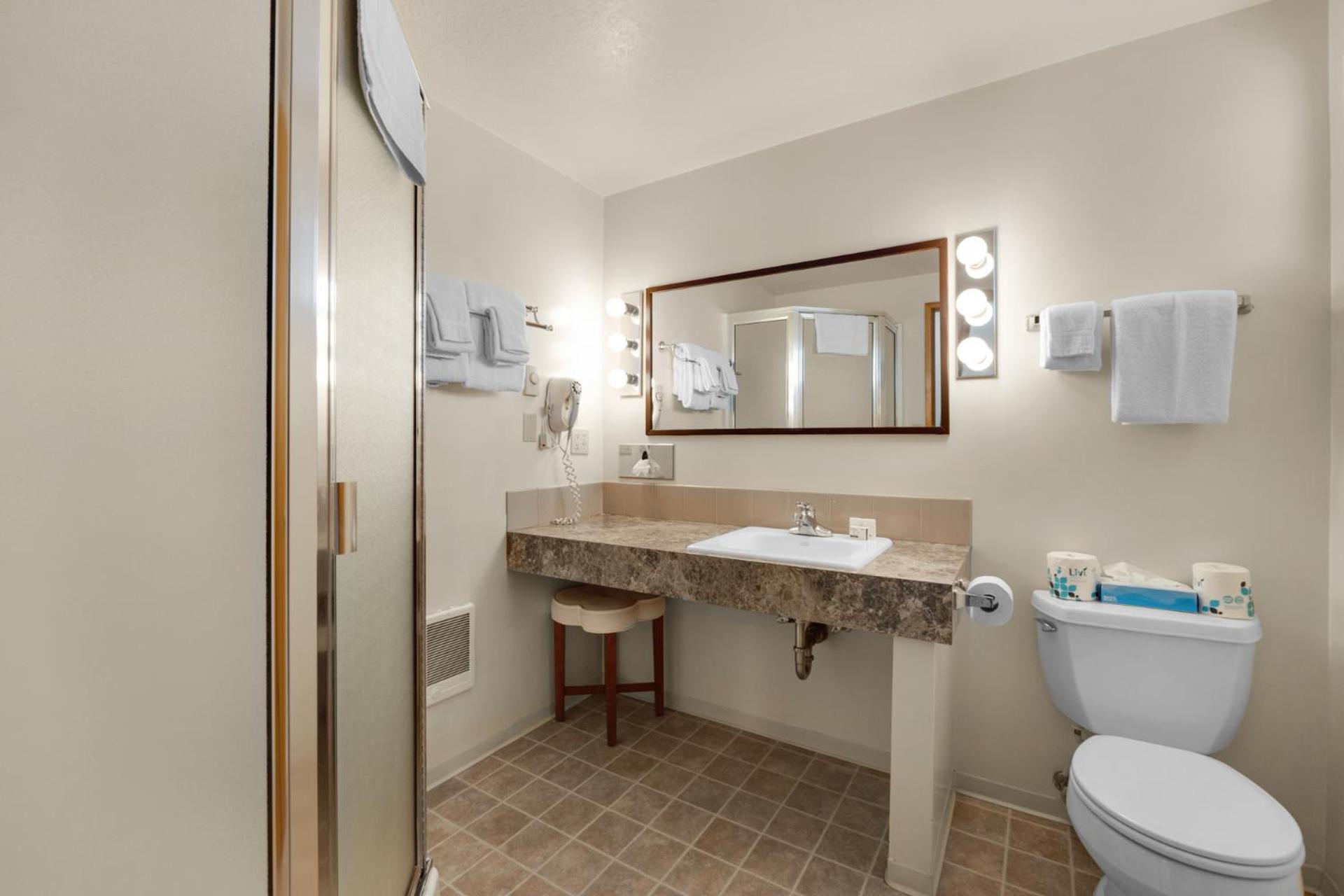 The Tides By The Sea Aparthotel 3*