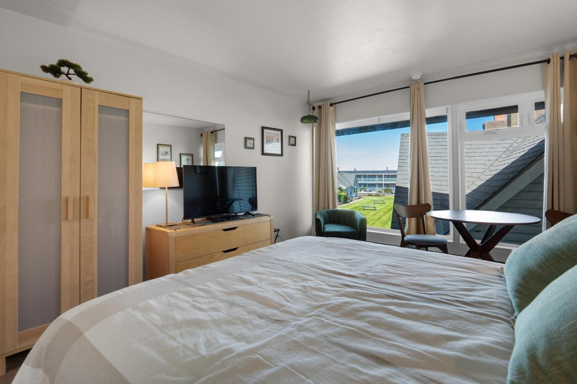 Aparthotel The Tides By The Sea Seaside